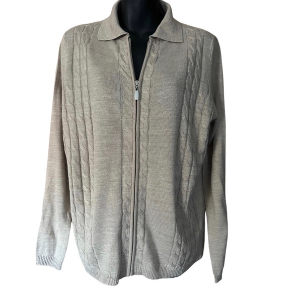 ALIA SWEATER SIZE MEDIUM - Picture 4 of 10